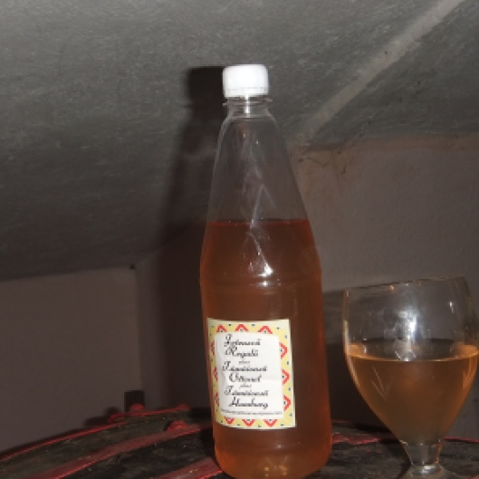 vin-aromat-2013-feteascaregala-tamaioasaottonel-tamaioasahamburg