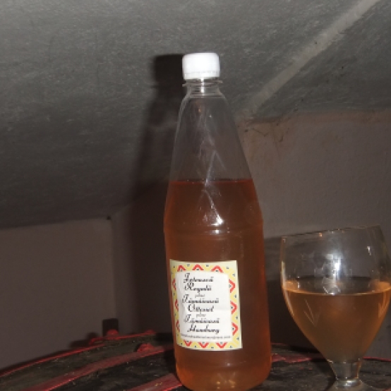 vin-aromat-2013-feteascaregala-tamaioasaottonel-tamaioasahamburg